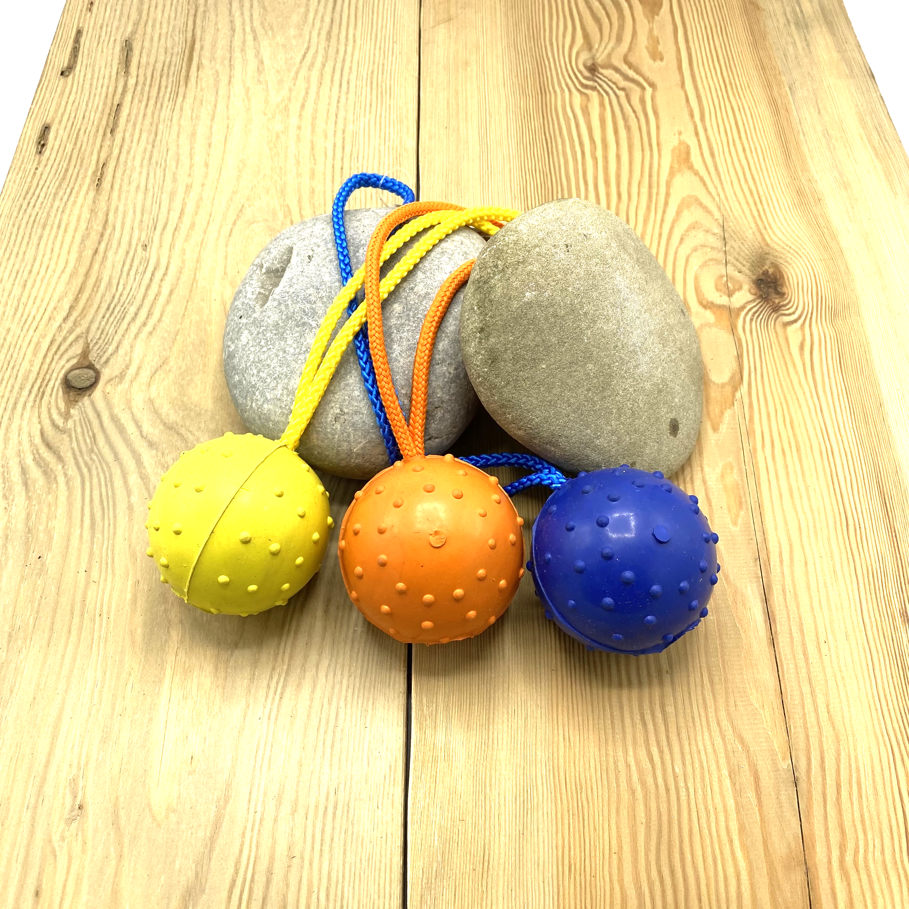 Vollgummiball 75mm mit Seil