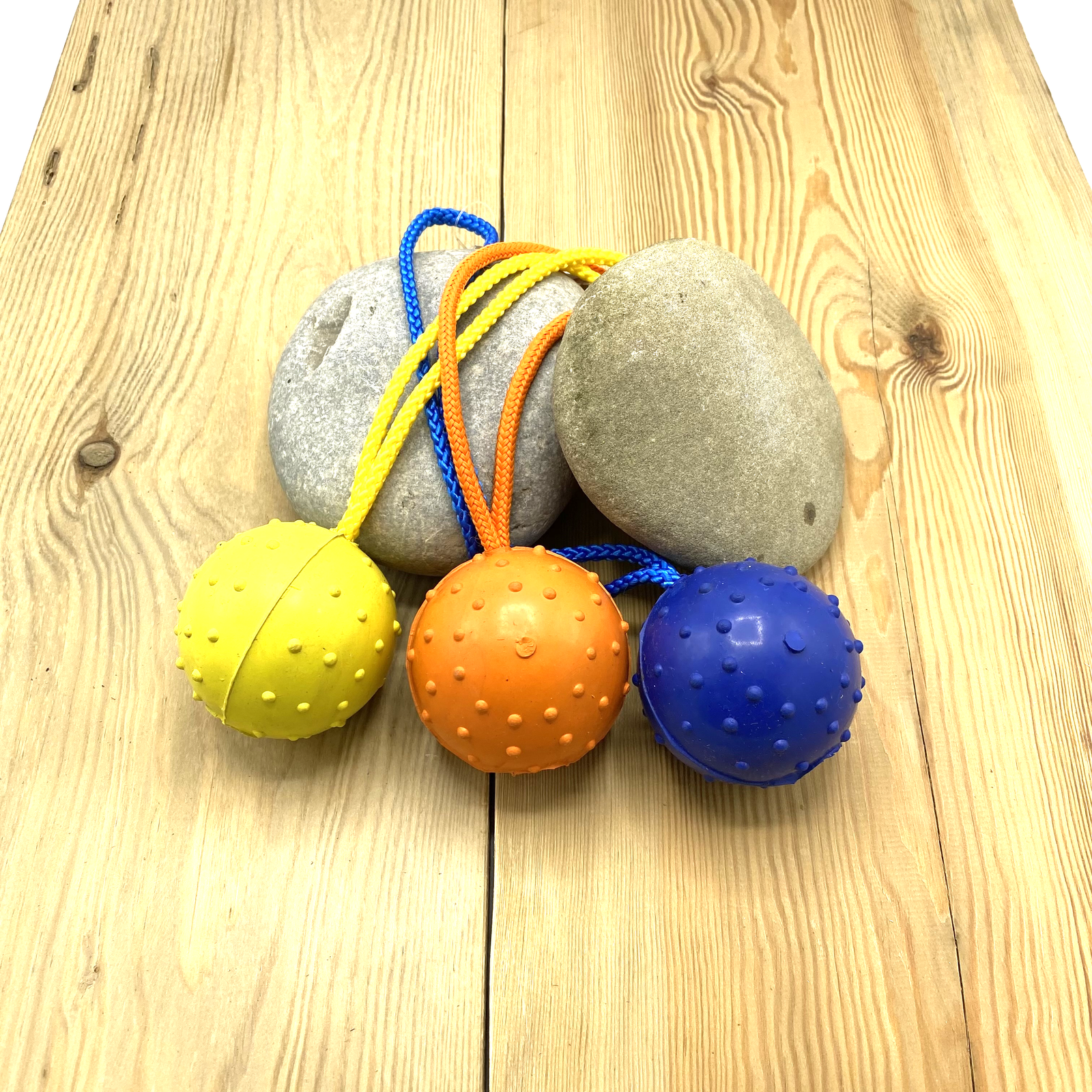 Vollgummiball 75mm mit Seil